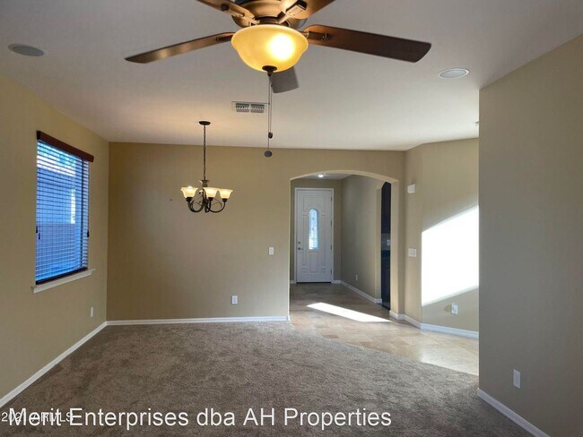 Foto del edificio - 4 br, 3 bath House - 2427 W EAGLE FEATHER RD