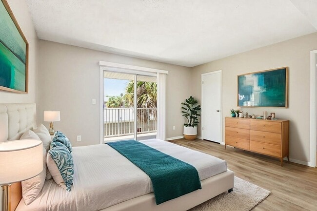 Foto del edificio - 12th & Beach Apartments