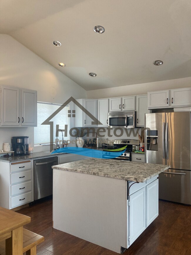 Foto del edificio - Spacious 4 Bedroom 2.5 Bath Family Home wi...