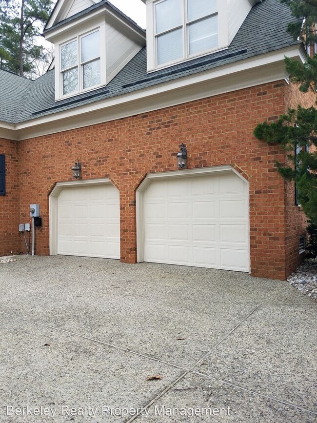 Building Photo - 4 br, 3.5 bath House - 2904 Leatherleaf Dr.