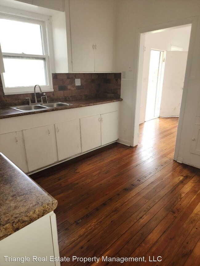 Building Photo - 3 br, 1 bath House - 4210 Sullivan