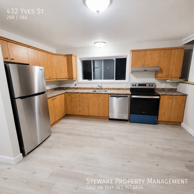 Building Photo - 432 Yves St