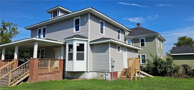 Building Photo - 2702 Marshall Ave