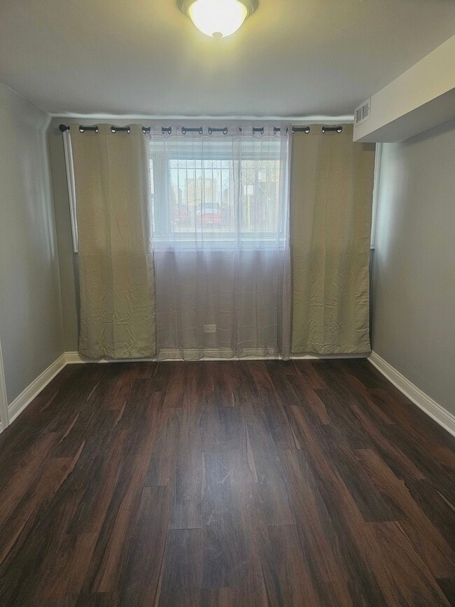 Foto del edificio - 2441 W 46th Pl