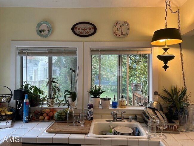 Foto del edificio - 2 br, 1 bath House - 1715 Judah St