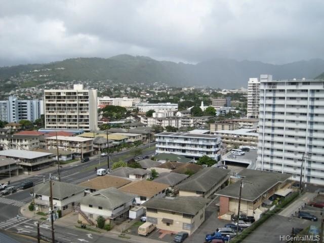 Building Photo - 2474 Kapiolani Blvd