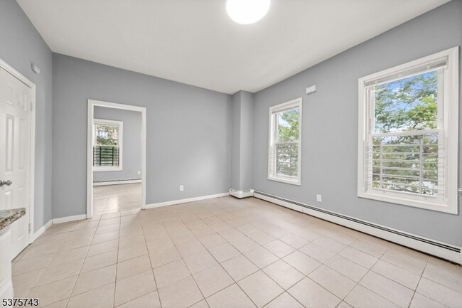 Building Photo - 385 Highland Ave