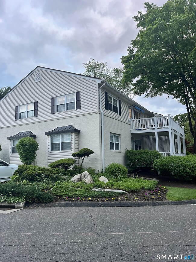 Building Photo - 245 Unquowa Rd