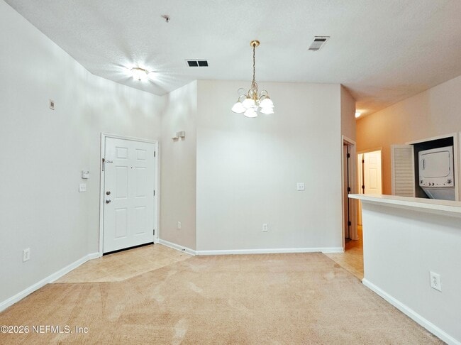 Foto del edificio - 7920 Merrill Rd