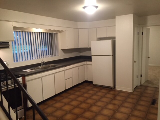 Primary Photo - 2030 Alta Vista Dr