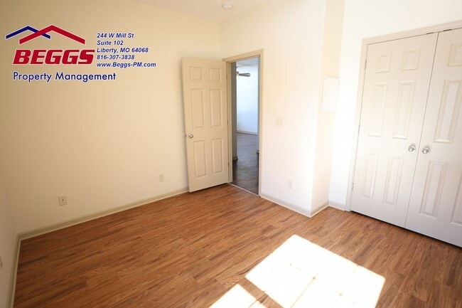 Building Photo - Liberty Duplex 2BR/1BA   917B Elizabeth