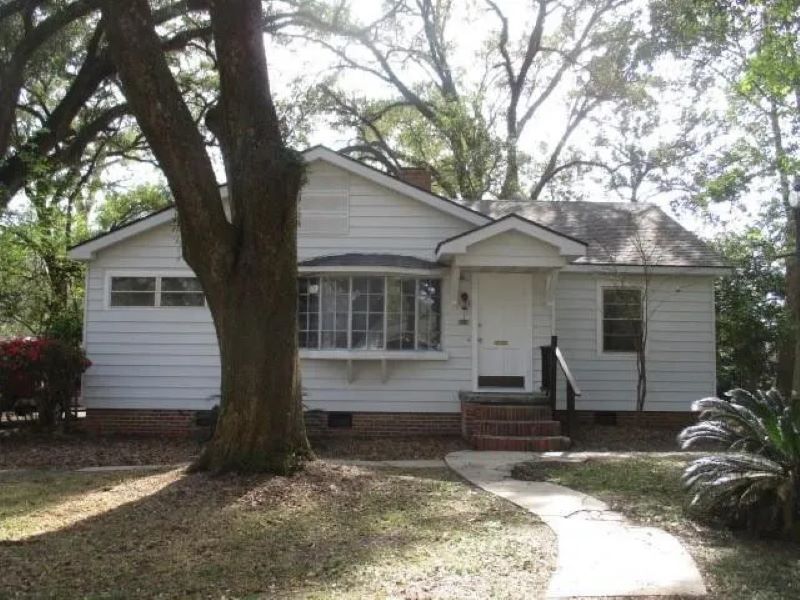 Primary Photo - 2461 Buena Dr