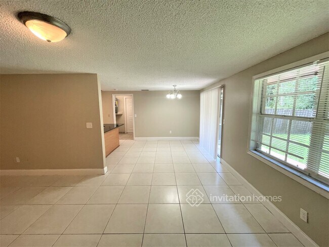 Foto del edificio - 16216 Sagebrush Rd