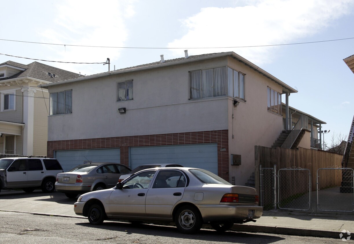 Primary Photo - 1021 E 17th St
