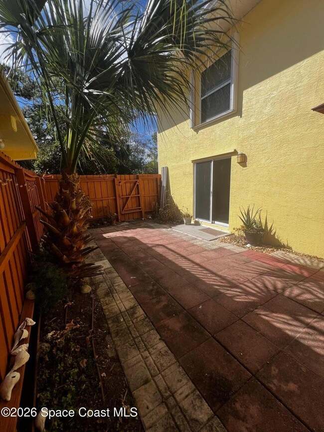 Foto del edificio - 11195 Roseland Rd