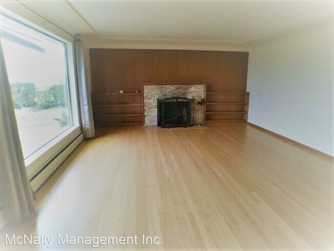 Building Photo - 3 br, 2 bath House - 3141 Soundview Dr. W
