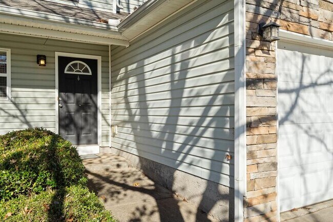 Building Photo - 263 Topaz Dr
