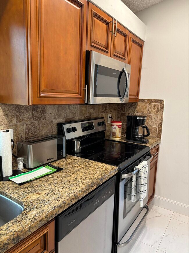Foto del edificio - 8065 Springtree Rd