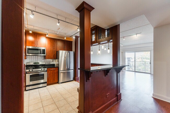 Foto del edificio - 125 Lakeview Dr