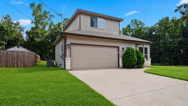 Foto del edificio - Move-In Ready 4-Bedroom Home on a corner lot in Montgomery and All appliances Included!