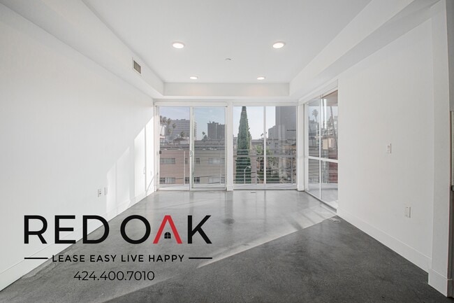 Building Photo - 453 S Kenmore Ave