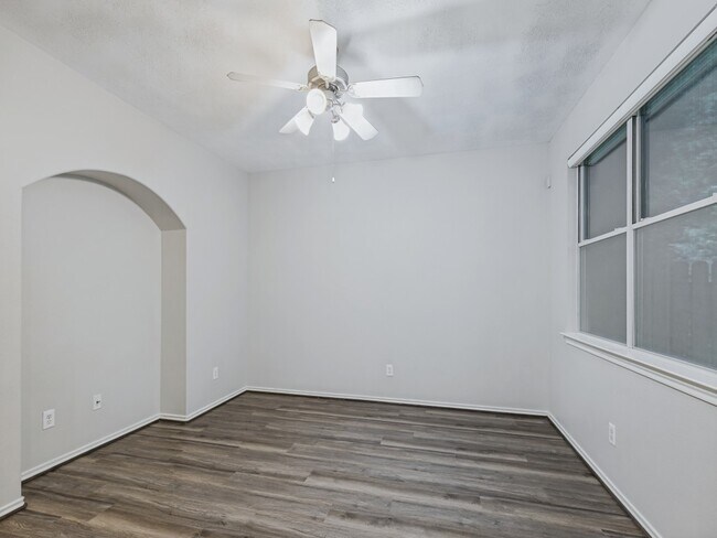 Building Photo - 151 N Burberry Park Cir