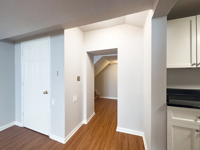 Foto del edificio - 5748 N Winthrop Ave