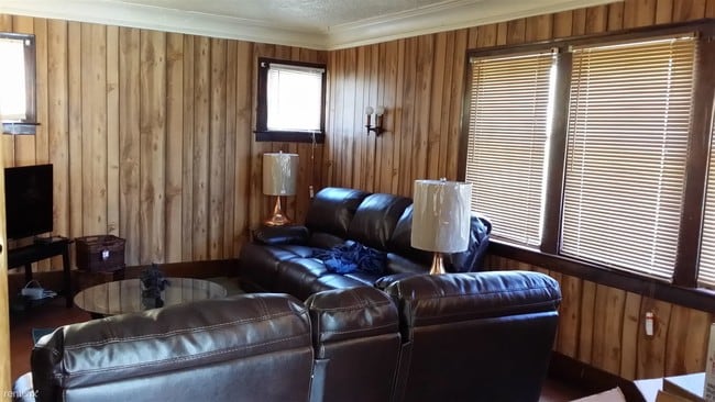 Building Photo - 2 br, 1.5 bath Duplex - 73 Mark Pontiac 1 ...