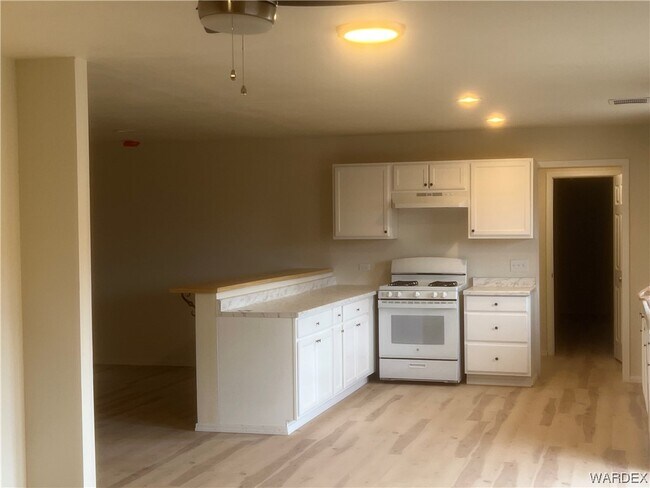 Foto del edificio - 1055 Hillside Dr