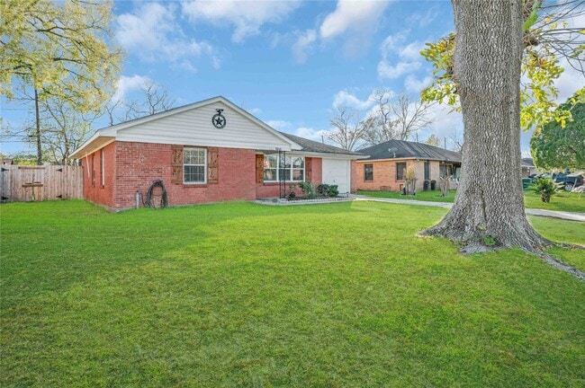 Foto del edificio - 6014 Belarbor St