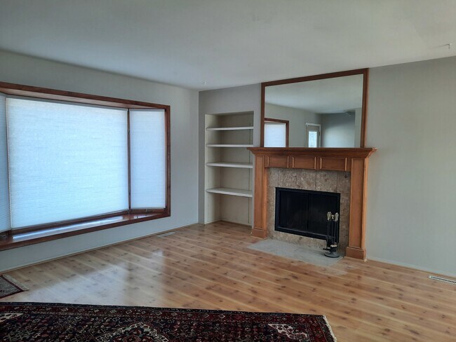 Building Photo - 376 Northgate Rd