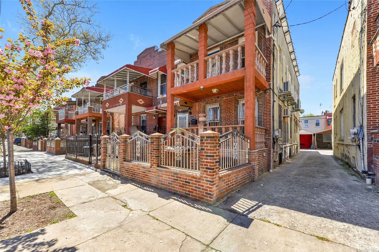 Foto principal - 690 Shepherd Ave