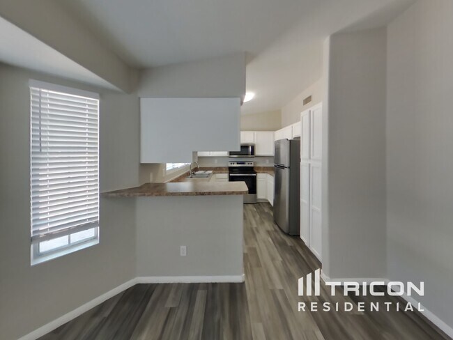 Building Photo - 4432 N 86th Dr