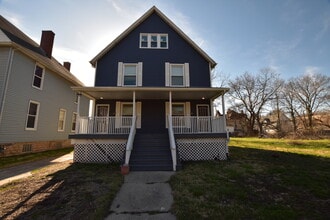 Building Photo - 355 Union St