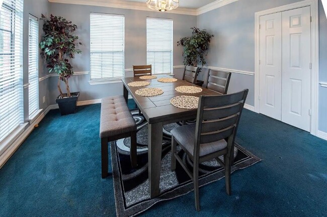 Foto del edificio - 318 Magnolia Grove Ln