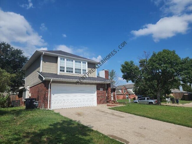 Building Photo - 8300 Auburn Dr