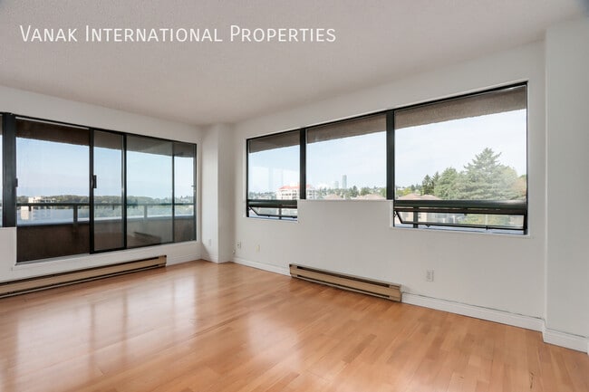 Building Photo - 2 Bed, 2 Bath Condo + Views, Parking & Amenities (New Westminster)