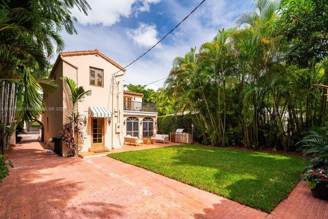 Building Photo - 608 Altara Ave