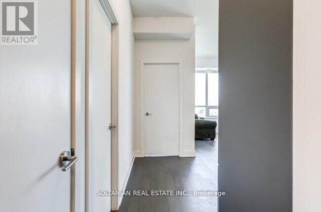 Building Photo - 2 Teagarden Ct