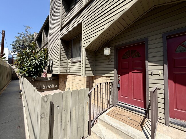 Building Photo - 283 S Hudson Ave