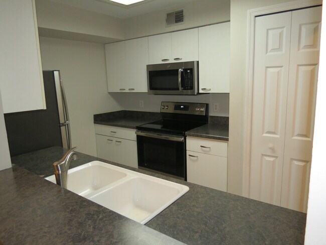 Foto del edificio - 434 Club Dr