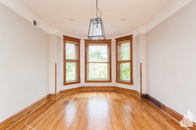 Building Photo - 3444 N Janssen Ave