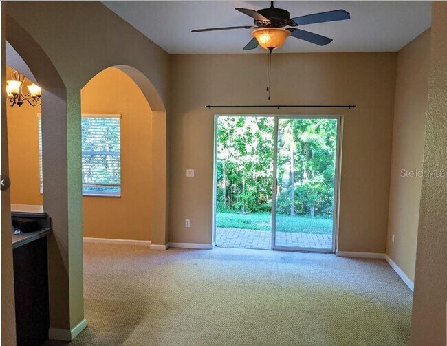 Building Photo - 10272 Park Commons Dr