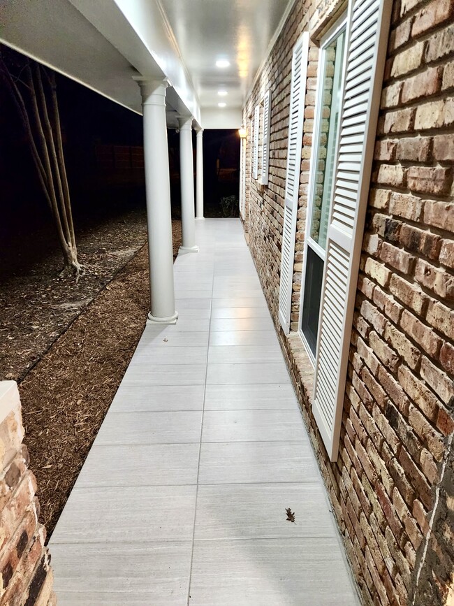 Building Photo - 5055 Inniswold Rd