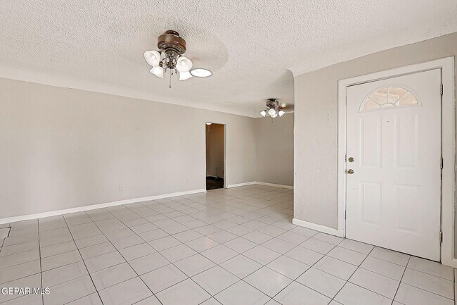 Foto del edificio - 115 Miller Cir