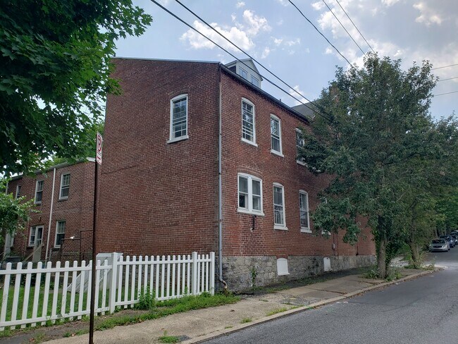 Foto del edificio - 401 Fairview Ave