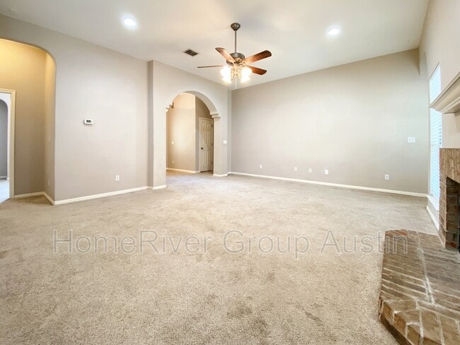 Building Photo - 225 Johnnys Way