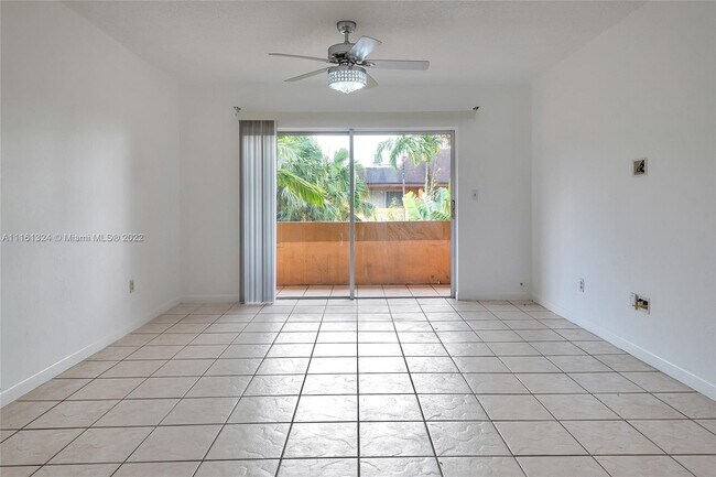 Foto del edificio - 2500 NW 13th St