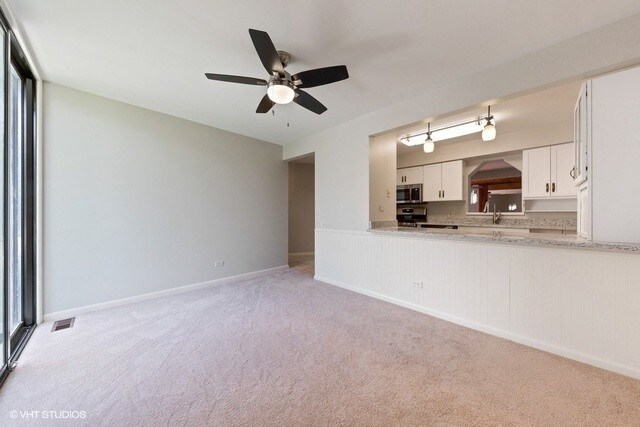 Building Photo - 12 Oak Tree Ct