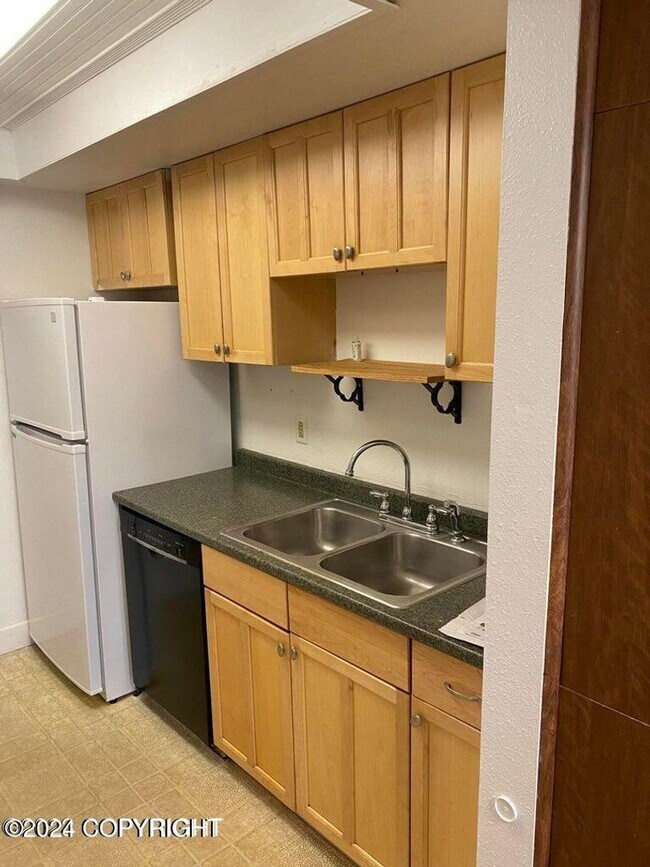 Foto del edificio - 2 Bed / 1 Bath Condo With Washer / Dryer i...